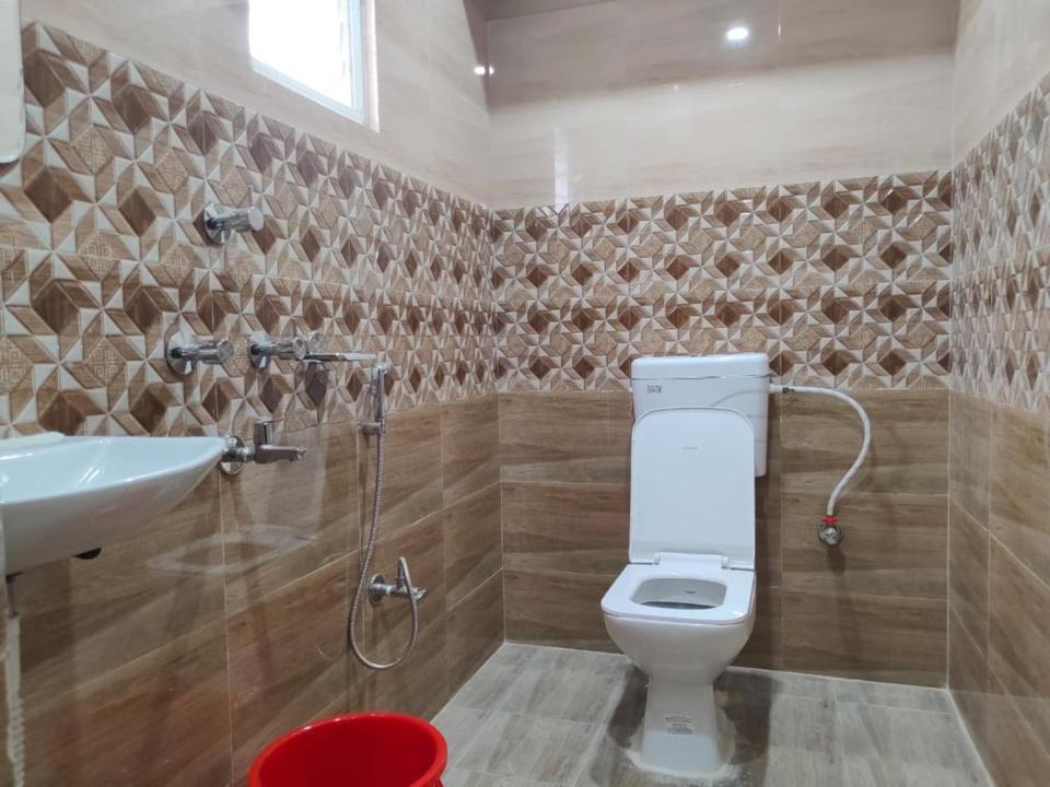 Hotel Vaishnavi Near Baba Dham Temple Деогарх Экстерьер фото